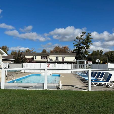 Centennial Motel Sauble Beach Exteriör bild