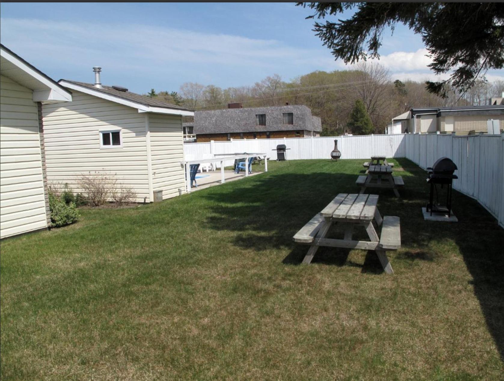Centennial Motel Sauble Beach Exteriör bild